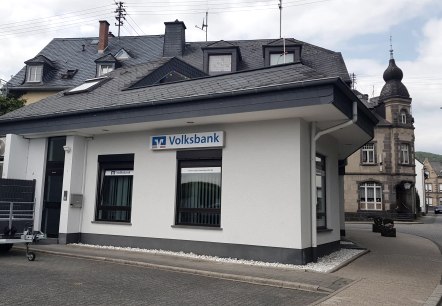 Volksbank Kottenheim, © Foto: Svenja Schulze-Entrup, Quelle: Touristik-Büro Vordereifel Volksbank Kottenheim, © Foto: Svenja Schulze-Entrup, Quelle: Touristik-Büro Vordereifel