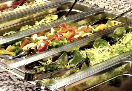 Salatbuffet, © Schönfelderhof Salatbuffet, © Schönfelderhof