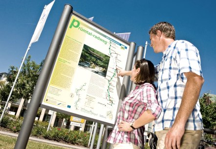 Radwege-Info an der Tourist Information Irrel, © Rheinland-Pfalz Tourismus GmbH, Dominik Ketz Radwege-Info an der Tourist Information Irrel, © Rheinland-Pfalz Tourismus GmbH, Dominik Ketz