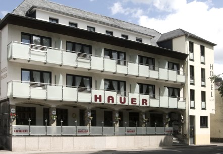 Vue extérieure de l'hôtel Hauer, © Hotel-Restaurant Hauer Vue extérieure de l'hôtel Hauer, © Hotel-Restaurant Hauer