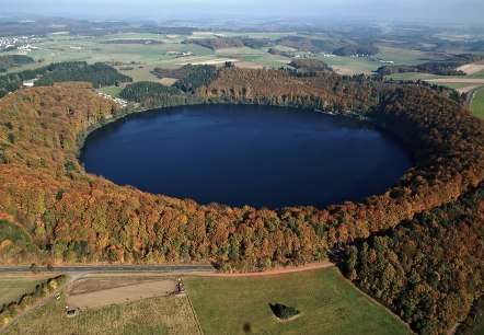 The Pulvermaar on the Maare Trail, © Eifel Tourismus GmbH - H. Gassen The Pulvermaar on the Maare Trail, © Eifel Tourismus GmbH - H. Gassen