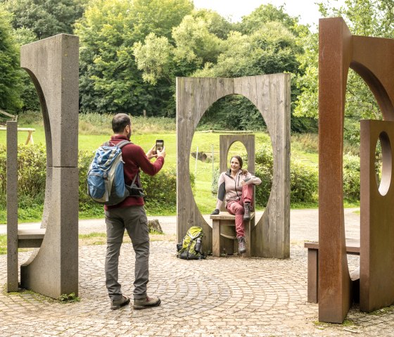 Aire de repos artistique à la taverne romaine de Nettersheim, © Eifel Tourismus GmbH, Dominik Ketz
