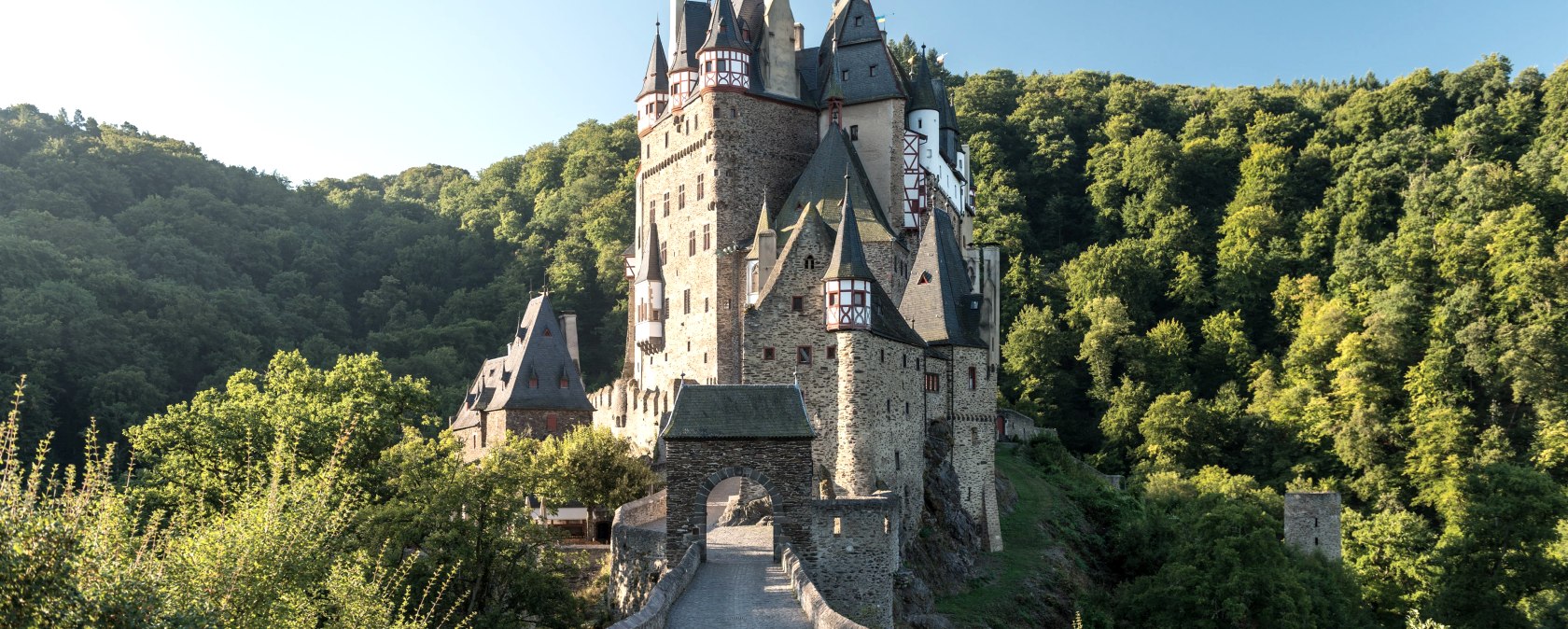 Weg zur Burg Eltz, © Rheinland-Pfalz Tourismus GmbH, D. Ketz