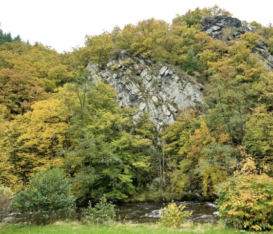 De Eifelsteig loopt langs de rotsen bij Widdau, © Rheinland-Pfalz Tourismus/D. Ketz