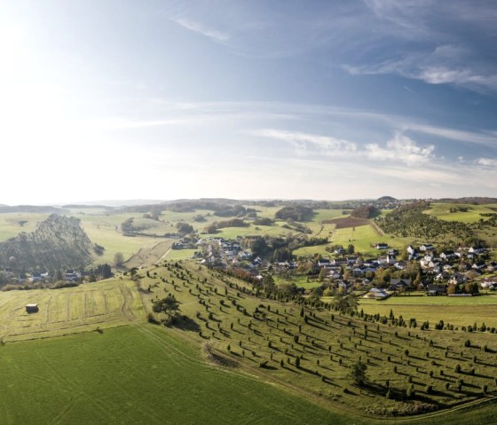 View of the Calvary and Alendorf on Eifelsteig stage 7, © Eifel Tourismus GmbH, D. Ketz