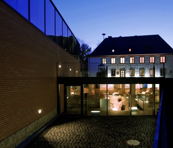 Thermes romains de Zülpich dans la lumière du soir, © Axel Thünker, DGPh