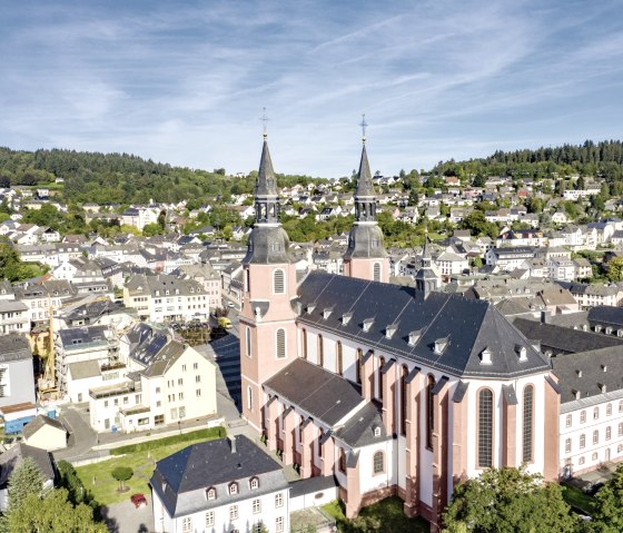 Vue sur Prüm avec la basilique St. Salvator, © Eifel Tourismus GmbH
