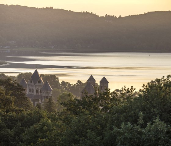Maria Laach avec le lac, © Kappest