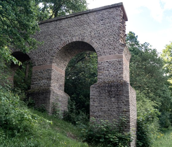 Roman aqueduct on the EifelSpur Water for Cologne, © Nordeifel Tourismus GmbH