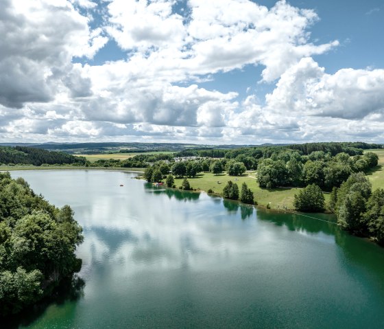 Uitzicht op het meer van Freilingen, © Eifel Tourismus GmbH, Dennis Startmann-gefördert durch REACT-EU
