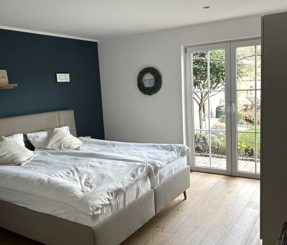 Schlafzimmer 1