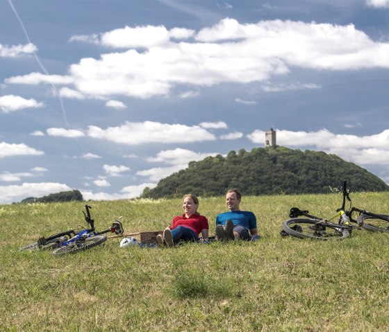 Tour à vélo au château d'Olbrück, © Vulkanregion / Kappest