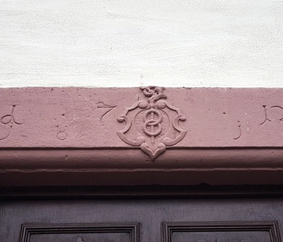 Anneaux Himmeroder dans l'encadrement de porte, © Tourist-Information Wittlich Stadt & Land