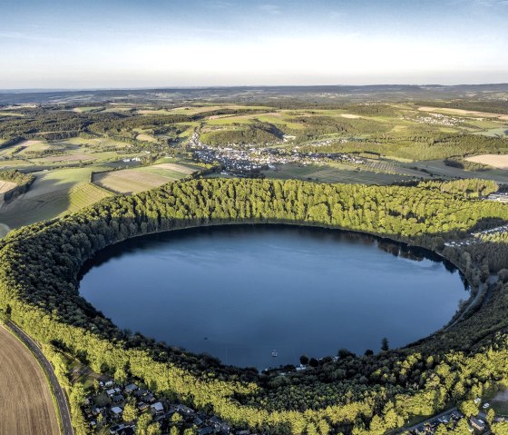 Das Pulvermaar von oben, © Eifel Tourismus GmbH