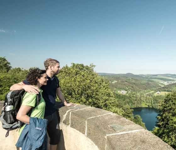Vue à 360 degrés à la tour de drones aux Dauner Maaren, © Eifel Tourismus GmbH, D. Ketz