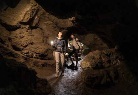 Grottes en pierre meulière près de Roth sur le sentier de l'Eifel, © Eifel Tourismus GmbH, D. Ketz