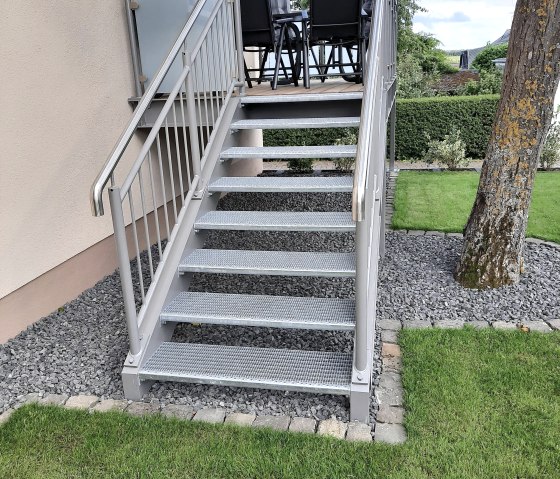 Ansicht Balkon Ferienwohnung 1, © Marita Weiler/Kleine Eifel Auszeit