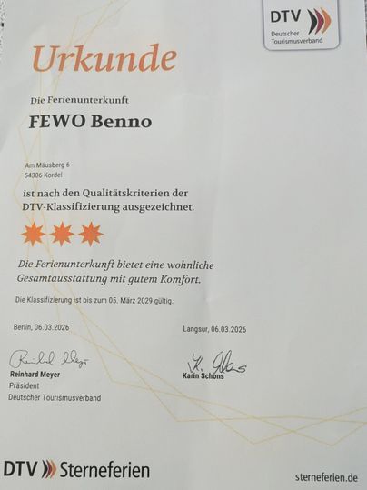 A certificate for the holiday apartment "FEWO Benno". The accommodation has been awarded three stars according to DTV criteria.