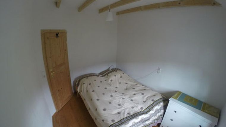Schlafzimmer 3 mit Bett 1,20 x 2,00 m