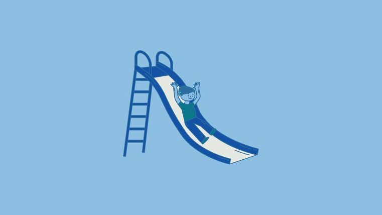 Un enfant glisse joyeusement sur un toboggan. L'arrière-plan est bleu ciel.