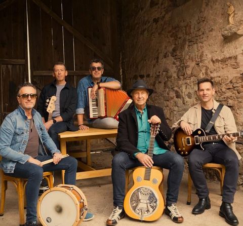 Die fünf köpfige Band Wibbelstetz