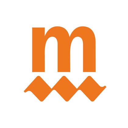 Ein einfaches Logo mit einem stilisierten "m" in Orange. Darunter sind drei wellenförmige Linien in derselben Farbe.