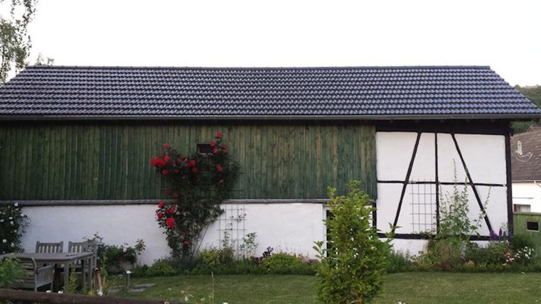 Ansicht Garten mit Terrasse