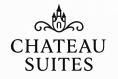 Un logo élégant avec l'inscription "Chateau Suites". Il présente un château stylisé au centre.