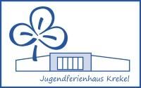 Ein einfaches Logo des Jugendferienhauses Krekels. Es zeigt ein Haus mit einem vierblättrigen Kleeblatt darüber.