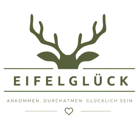 Un logo avec l'inscription "Eifelglück". Il présente un bois stylisé et transmet une sensation de nature et de détente.