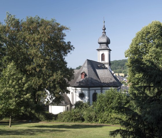 Barokke kerk Saffig buitenaanzicht, © Kappest/Vulkanregion Laacher See