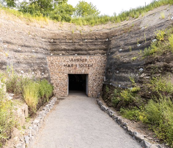 Entrée de la galerie Ulmener Maar