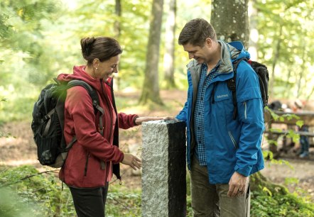 Black and white boundary stone on the Schneifel Trail, © Eifel Tourismus GmbH / D. Ketz