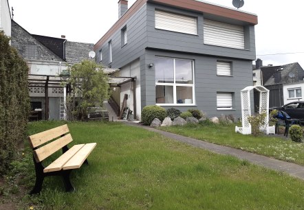 Vue du jardin sur la maison de vacances