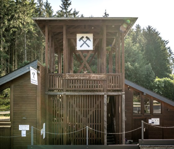 La mine de Mühlenbergerstollen à Bleialf est proche de la randonnée., © Eifel Tourismus GmbH, Dominik Ketz
