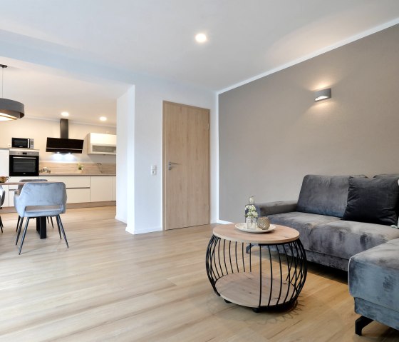 Wohnzimmer Ferienwohnung 2, © Christoph Gerhartz/Kleine Eifel Auszeit