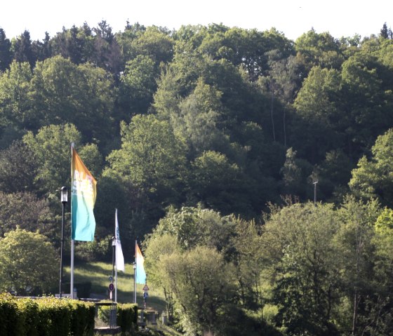 Drapeaux Digue d'Eiserbach, © Rursee-Touristik GmbH