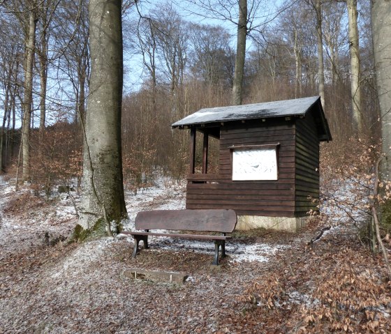 Refuge avec banc de repos, © Tourist-Information Islek