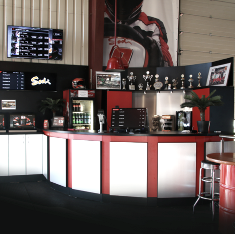 Comptoir de la salle de karting, © Tourist-Information Wittlich Stadt & Land