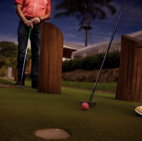 Adventure Minigolf bei Nacht, © EifelAdventures Berlingen