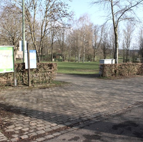 Wandelaarsparkeerplaats op sportterrein Steckenborn, © Rursee-Touristik GmbH