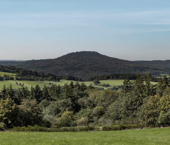 Blick auf den Aremberg, © Tourist-Information Hocheifel-Nürburgring