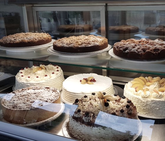 Cake counter