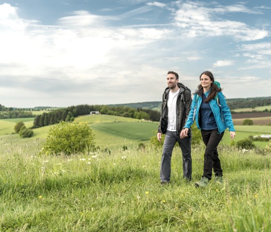 Randonneurs à la place d'oisiveté d'Ellscheid, © Eifel Tourismus GmbH, Dominik Ketz