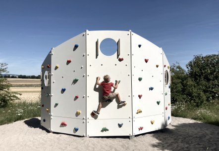 Spielplatz in Kerben, © Eifel Tourismus GmbH, Dominik Ketz
