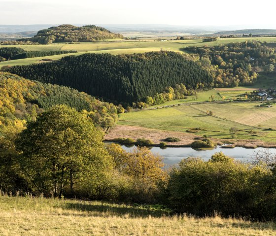 Destination for the cycle tour on the Kleine Kyll cosmos cycle path: Meerfelder Maar, © Eifel Tourismus GmbH, D. Ketz