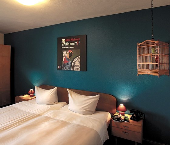 Drie vraagtekens plat (1), © © Bermond Mediadesign - Krimihotel