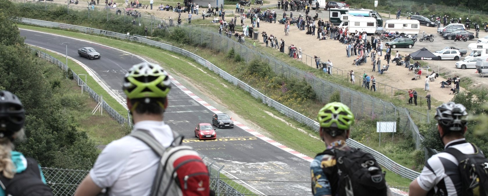 La randonnée à vélo sur l'itinéraire Vulkan-Rad-Route Eifel passe par le Nürburgring, © TI Hocheifel-Nürburgring/R. Schanze