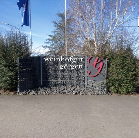 Panneau d'entrée du domaine viticole Görgen, © Tourist-Information Wittlich Stadt & Land