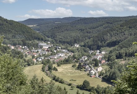 St Thomaser Klosterrunde Blick vom exponierten Aussichtspunkt auf das Dorf, © Rudolf Höser